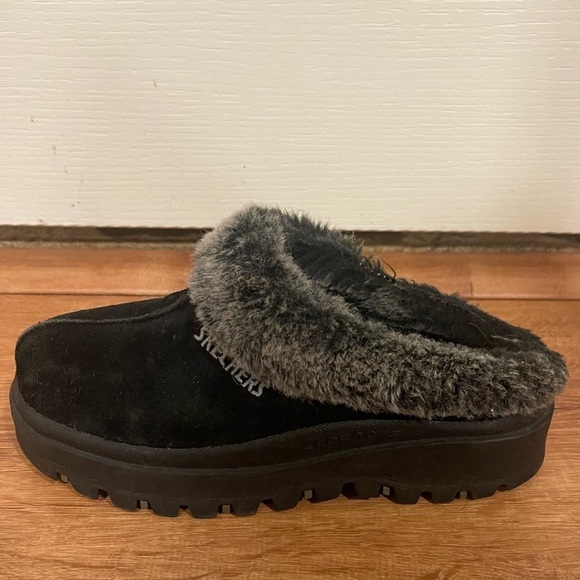 Sketchers black platform slipper slides​​​​​​ - Picture 7 of 8